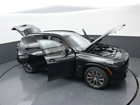 New 2026 BMW X5 xDrive40i w/ M Sport Package AWD/4WD image 37