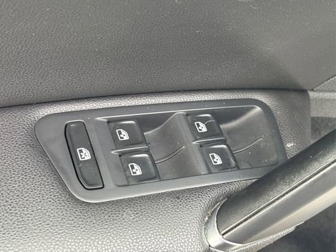 Used 2018 Volkswagen Golf Alltrack SE image 32