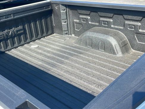 New 2026 GMC Sierra 1500 SLE image 25