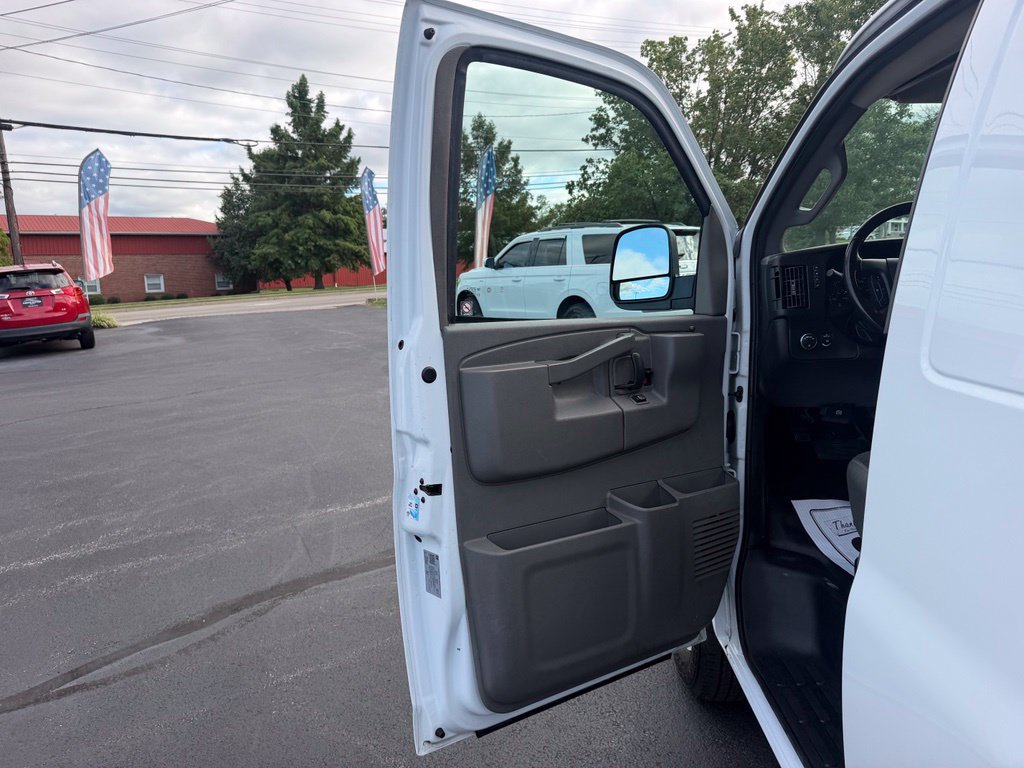 Used 2020 Chevrolet Express 2500 w/ Driver Convenience Package RWD image 9