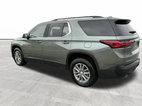 Used 2023 Chevrolet Traverse LT image 4