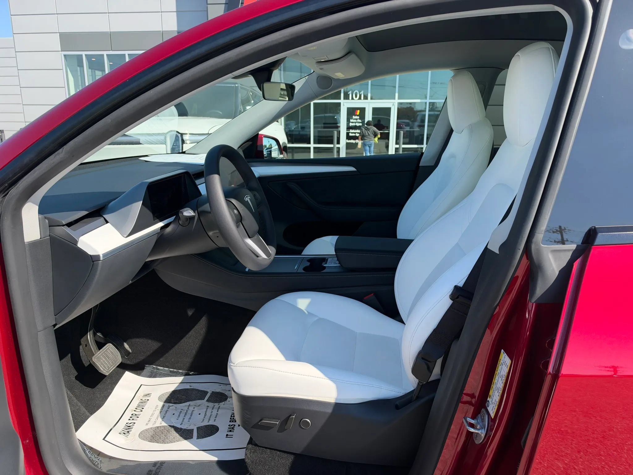 Used 2024 Tesla Model Y Long Range AWD/4WD image 7