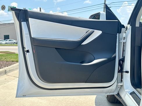 Used 2021 Tesla Model Y Performance AWD/4WD image 11