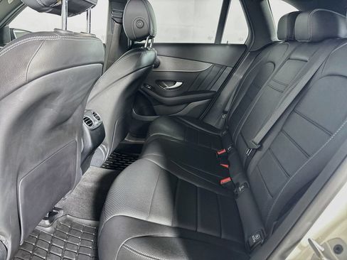 Used 2022 Mercedes-Benz GLC 300 4MATIC image 21