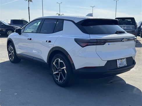 New 2026 Chevrolet Equinox EV LT image 3