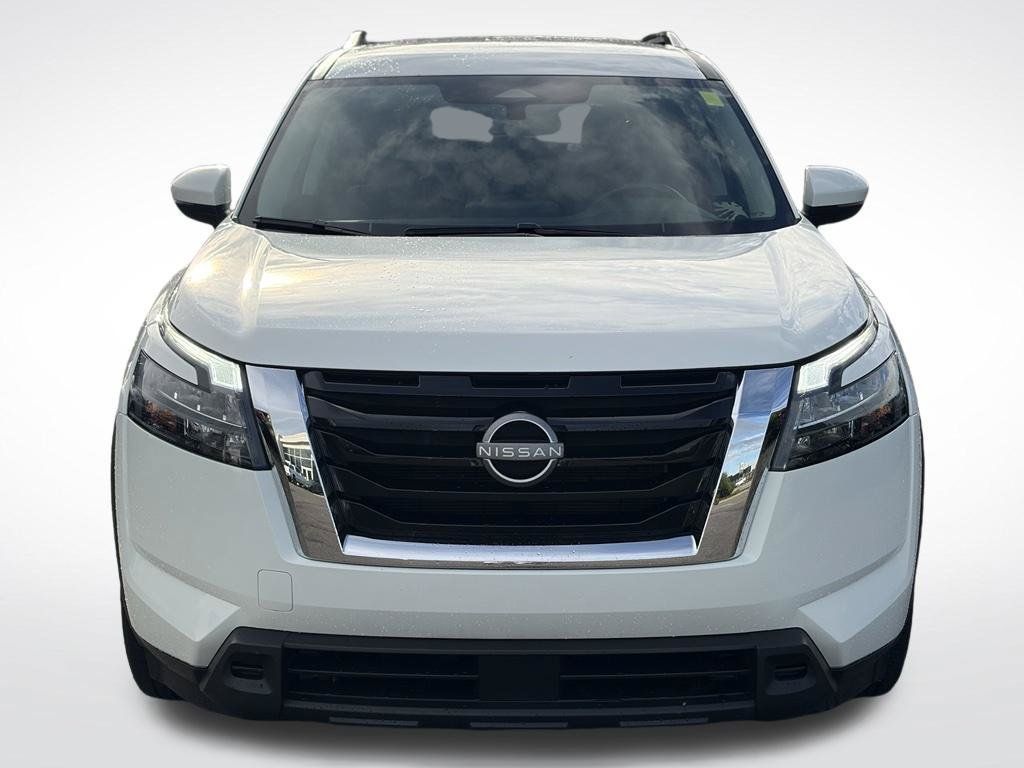 Used 2025 Nissan Pathfinder SV AWD/4WD image 3