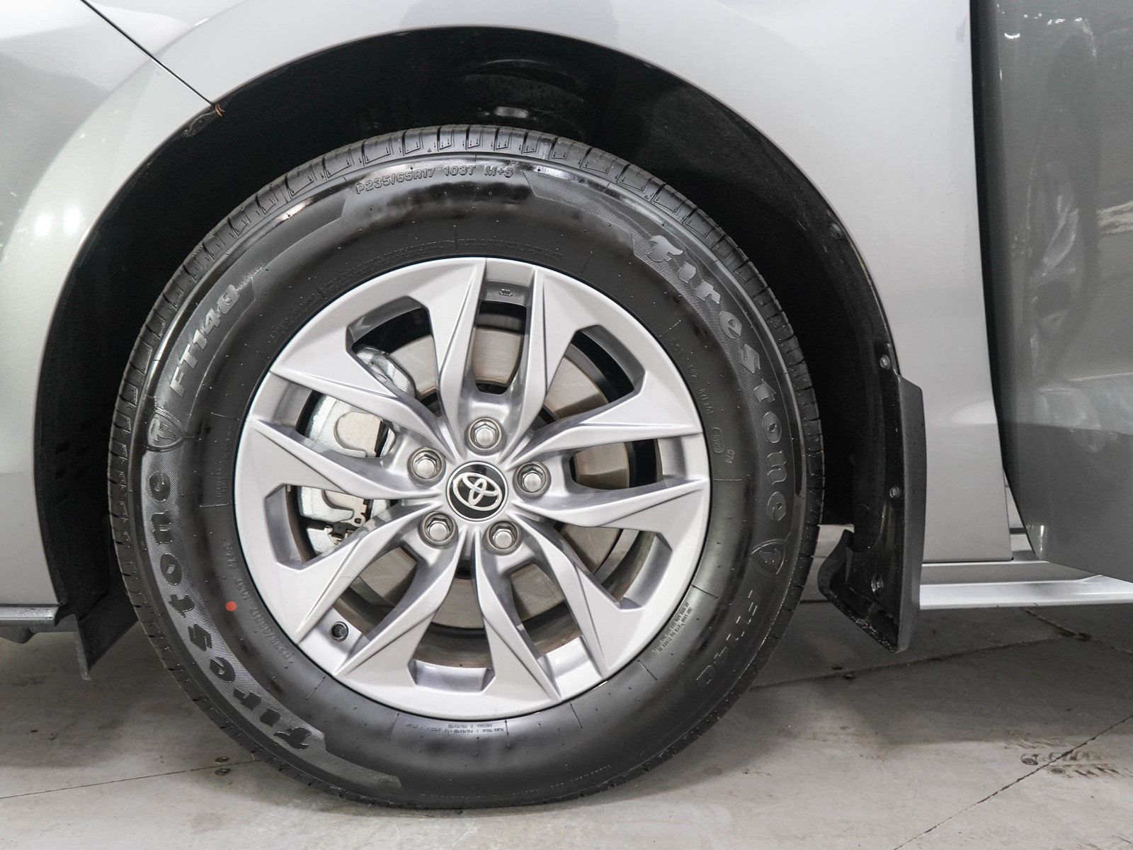 Used 2026 Toyota Sienna XLE AWD/4WD image 30