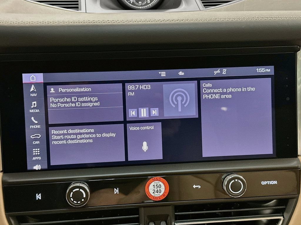 Certified 2025 Porsche Macan AWD/4WD image 16