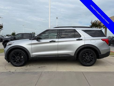 Used 2021 Ford Explorer XLT w/ Equipment Group 202A RWD image 11