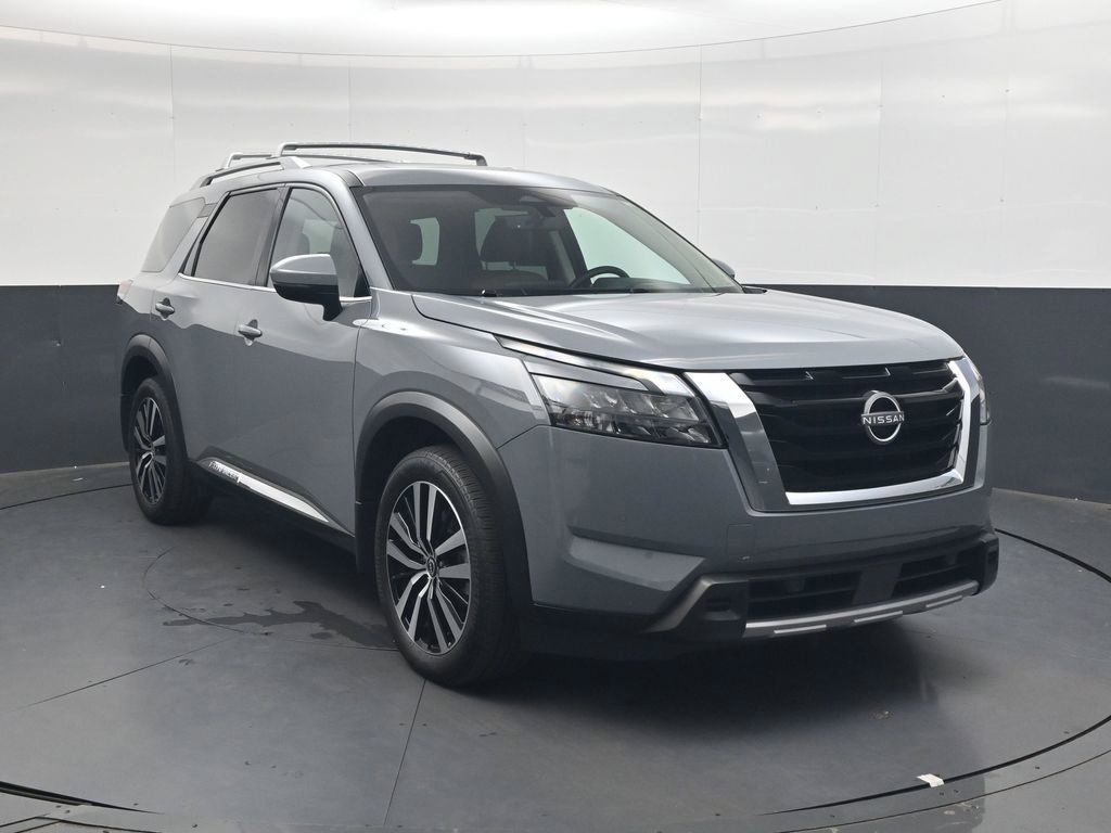 Certified 2025 Nissan Pathfinder Platinum w/ Cargo Package AWD/4WD image 2