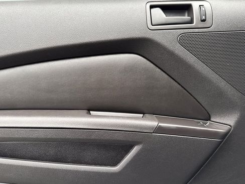 Used 2010 Ford Mustang GT image 12