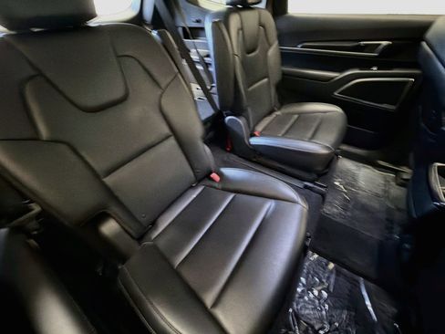 Used 2025 Kia Telluride S AWD/4WD image 14