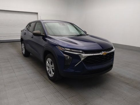 Used 2024 Chevrolet Trax LS FWD image 13