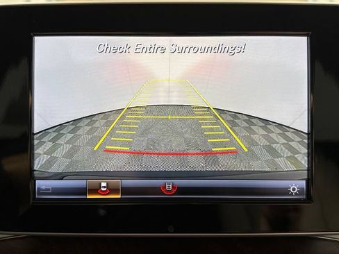 Used 2019 Mercedes-Benz GLC 300 4MATIC image 13