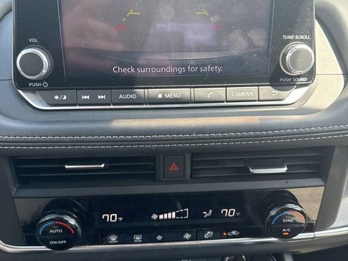 Used 2023 Nissan Rogue SV AWD/4WD image 10