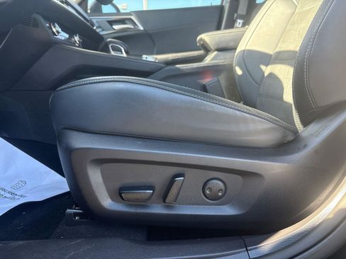 Used 2024 Mitsubishi Outlander SE image 18