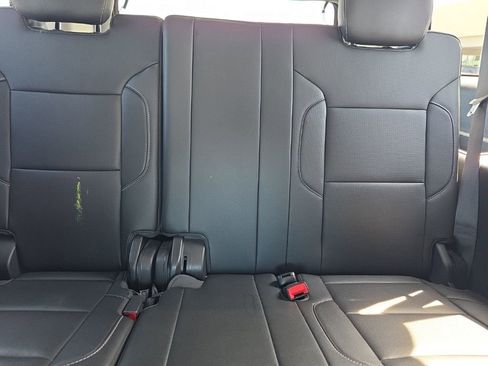 Used 2018 Chevrolet Suburban Premier AWD/4WD image 12