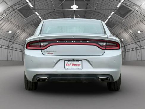 Used 2022 Dodge Charger SXT image 6