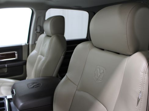 Used 2012 RAM 1500 Laramie AWD/4WD image 4
