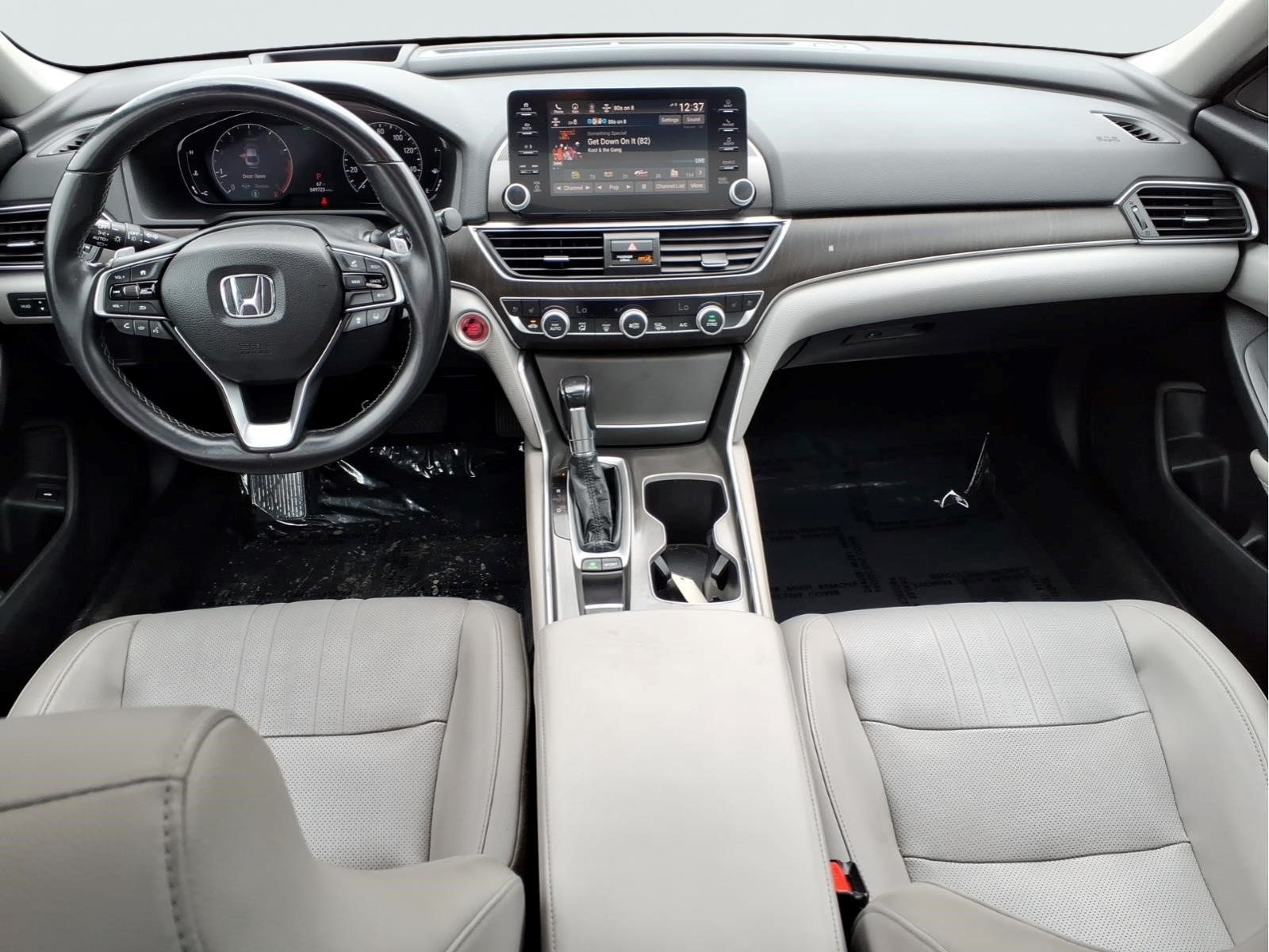 Used 2018 Honda Accord Touring image 9
