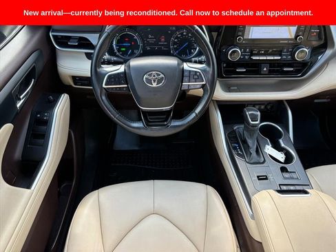 Used 2021 Toyota Highlander XLE image 23