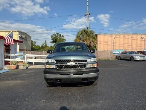 Used 2007 Chevrolet Silverado 2500 W/T w/ Heavy-Duty Power Package image 2