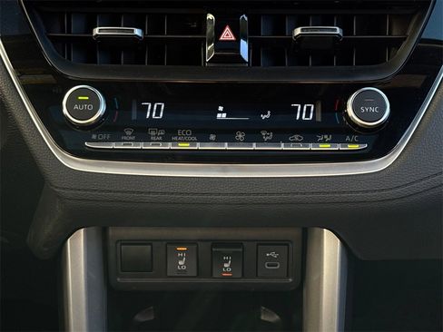 Certified 2024 Toyota Corolla Cross XSE image 18