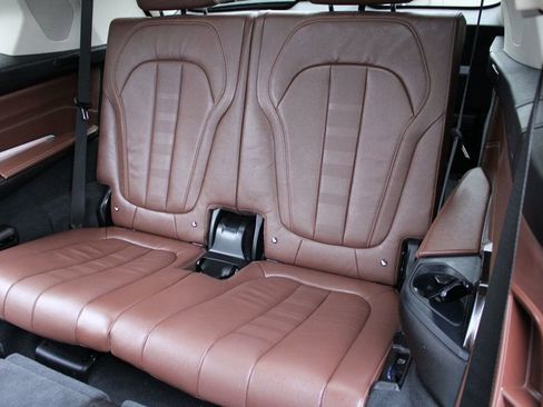 Used 2020 BMW X7 xDrive40i w/ Premium Package image 19