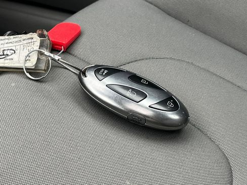 Used 2025 Hyundai Elantra SEL FWD image 22