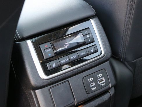Used 2023 Subaru Ascent Limited w/ Technology Package AWD/4WD image 33