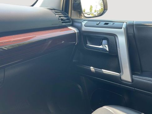 Used 2023 Toyota 4Runner Limited AWD/4WD image 33