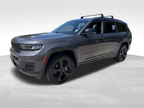 Used 2023 Jeep Grand Cherokee L Laredo AWD/4WD image 3