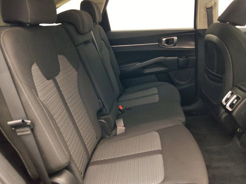 Used 2022 Kia Sorento LX FWD image 19