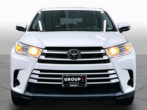 Used 2019 Toyota Highlander LE w/ Carpet Mat Package (TMS) FWD image 3