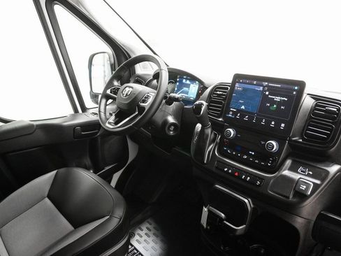 Used 2024 RAM ProMaster 3500 w/ Premium Convenience Group image 17