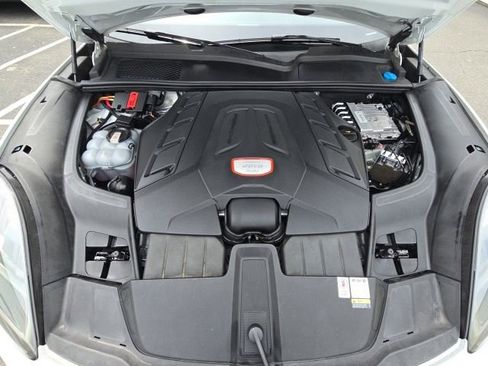Used 2023 Porsche Cayenne Turbo AWD/4WD image 29