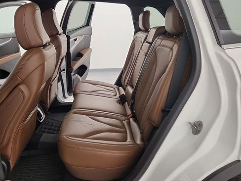 Used 2023 Lincoln Nautilus Reserve image 35