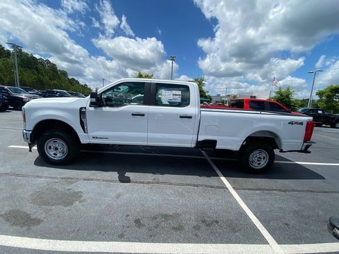 New 2026 Ford F250 XL w/ XL Chrome Package AWD/4WD image 4