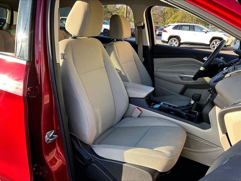 Used 2017 Ford Escape SE image 8