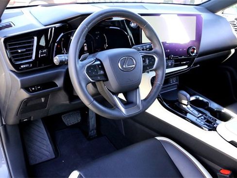 Used 2023 Lexus NX 350 350 Premium image 9
