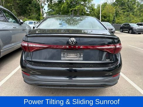 Used 2025 Volkswagen Jetta SE w/ Sunroof Package FWD image 4