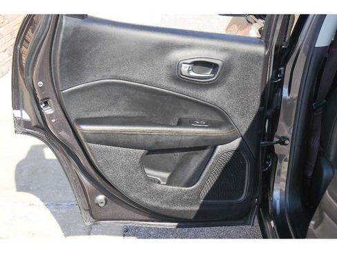 Used 2018 Jeep Compass Limited w/ Navigation Group image 17