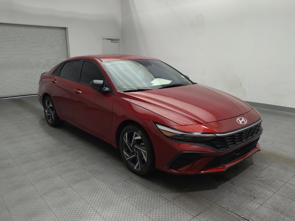 Used 2025 Hyundai Elantra SEL w/ Cargo Package FWD image 13