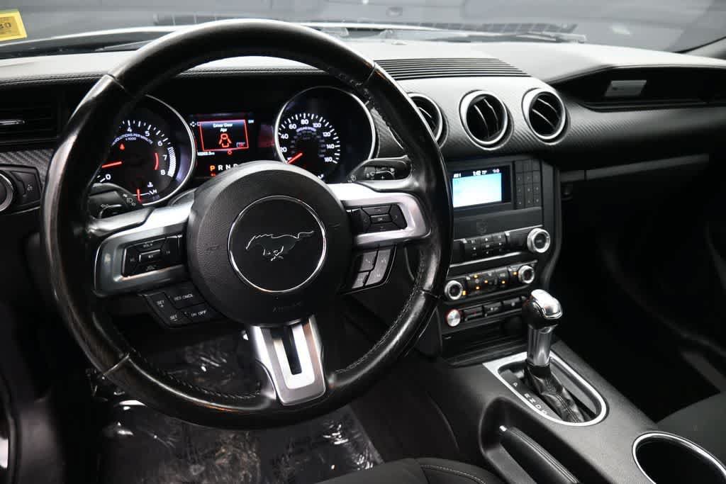 Used 2019 Ford Mustang Convertible RWD image 20