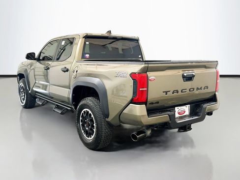 Used 2025 Toyota Tacoma TRD Off-Road AWD/4WD image 6