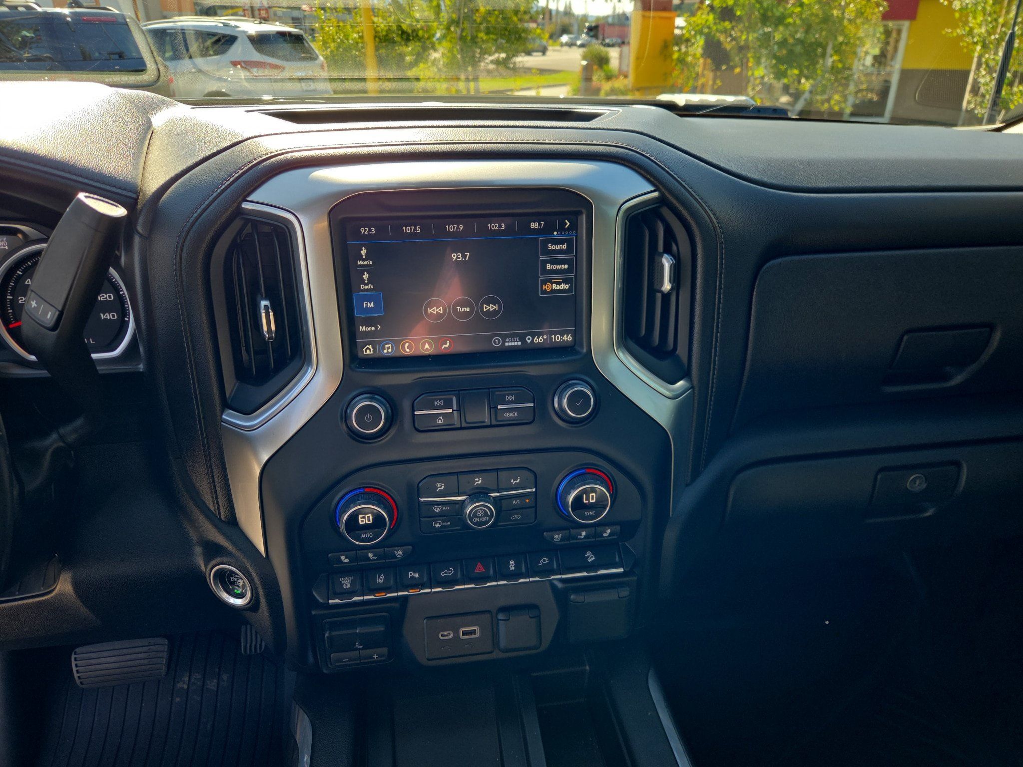 Used 2020 Chevrolet Silverado 2500 LTZ w/ LTZ Plus Package AWD/4WD image 29