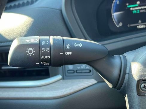 Certified 2025 Toyota Grand Highlander Platinum image 27