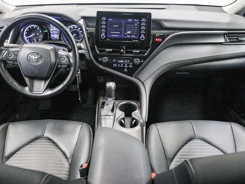 Used 2024 Toyota Camry SE FWD image 12