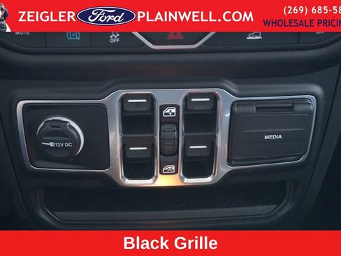Used 2023 Jeep Wrangler Unlimited AWD/4WD image 20