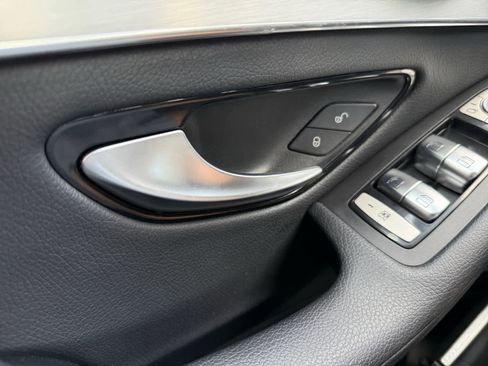 Used 2019 Mercedes-Benz GLC 300 image 27